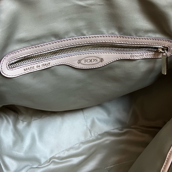 Tod's Convertible D-Styling Bauletto Bag - Picture 9 of 10